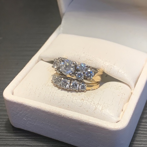 STUNNING $10,000 Diamond Cluster Wedding Set - Picture 6 of 12